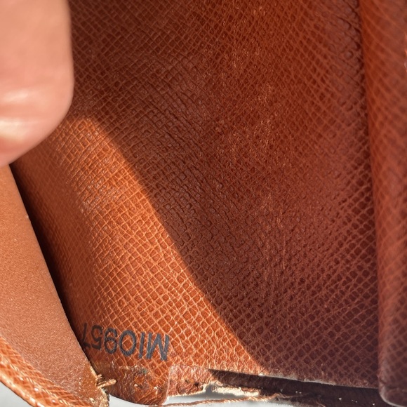 Louis Vuitton Kisslock wallet - Picture 12 of 13